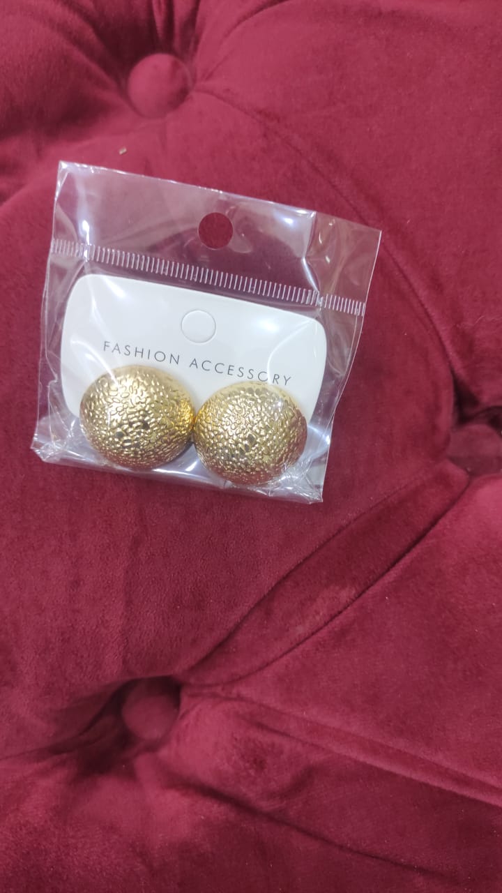 Earring gold stud large coiny