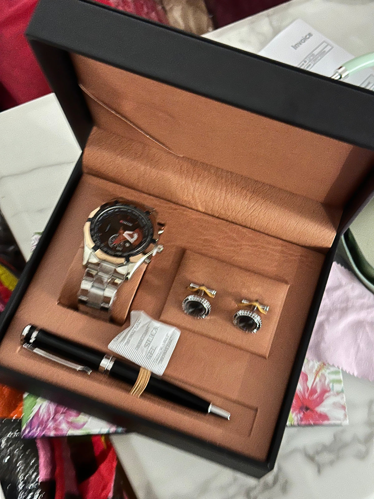 Mens gift set watch pen and cufflinks