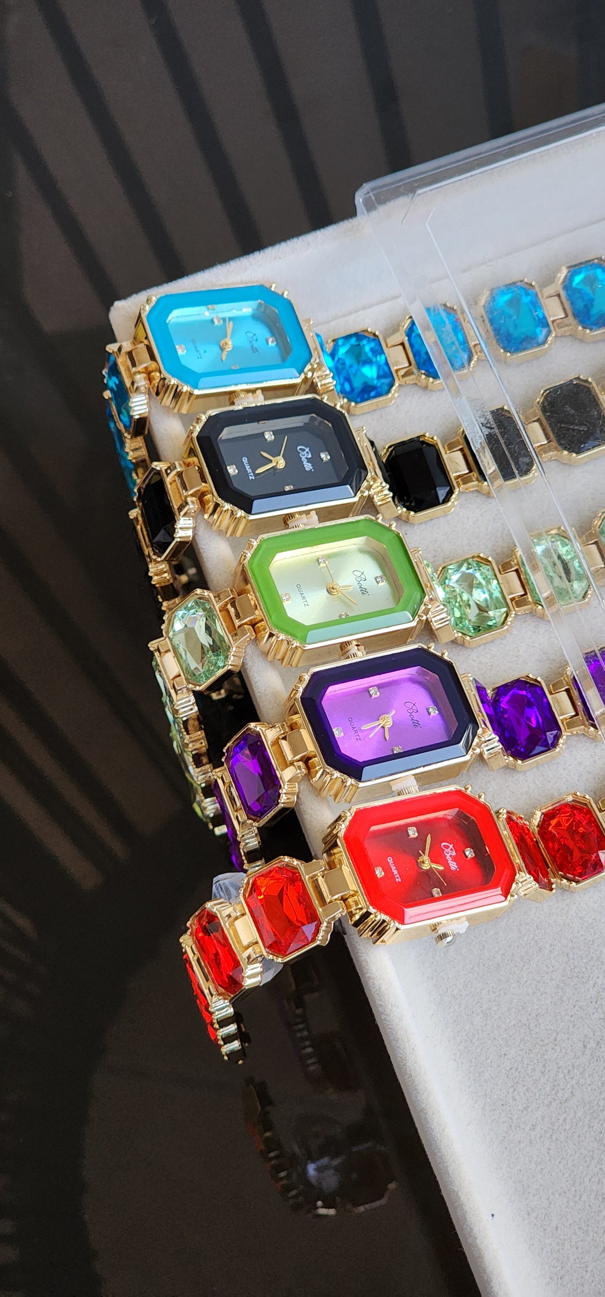 Wrist watch with rhinestones golden