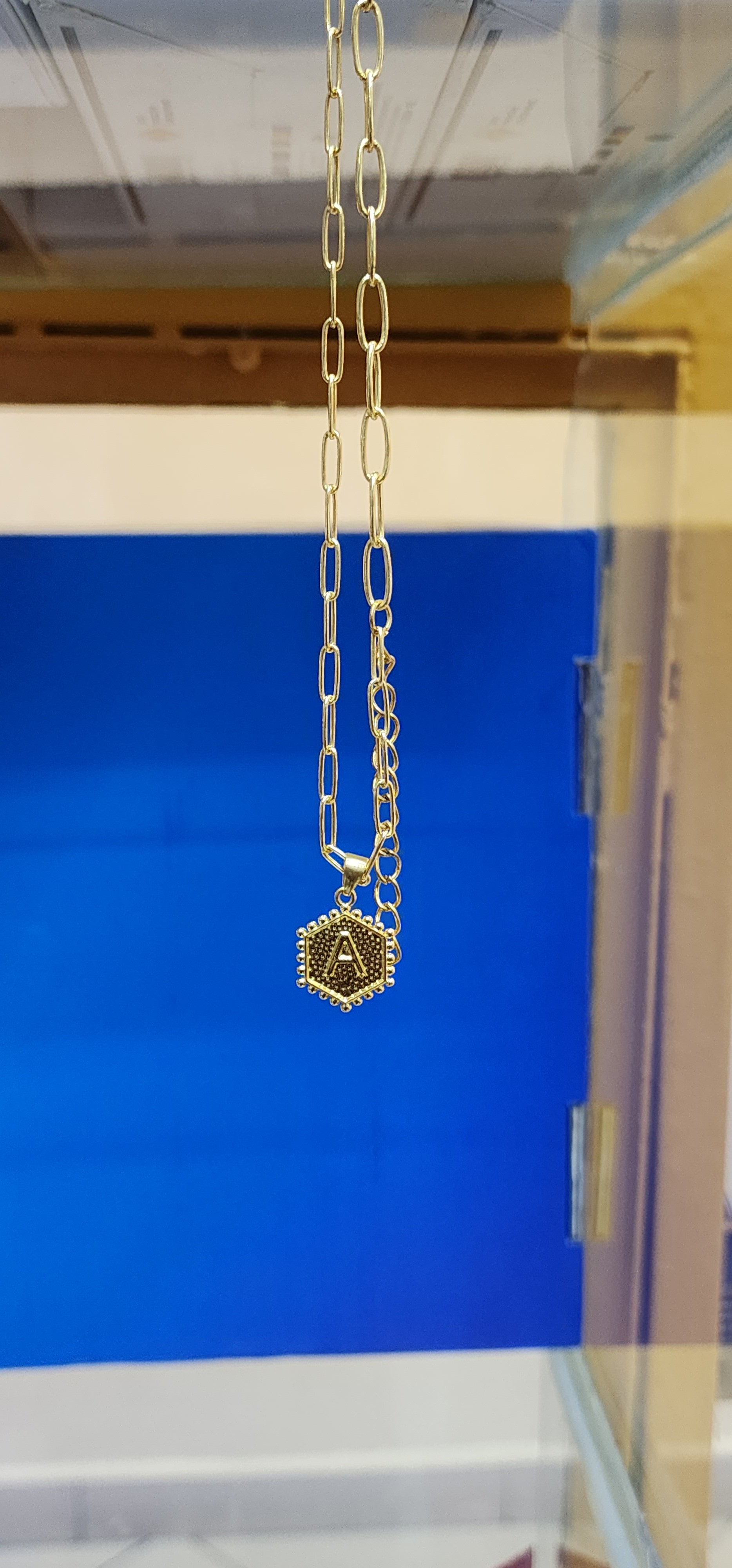 Golden radiance pendant necklaces