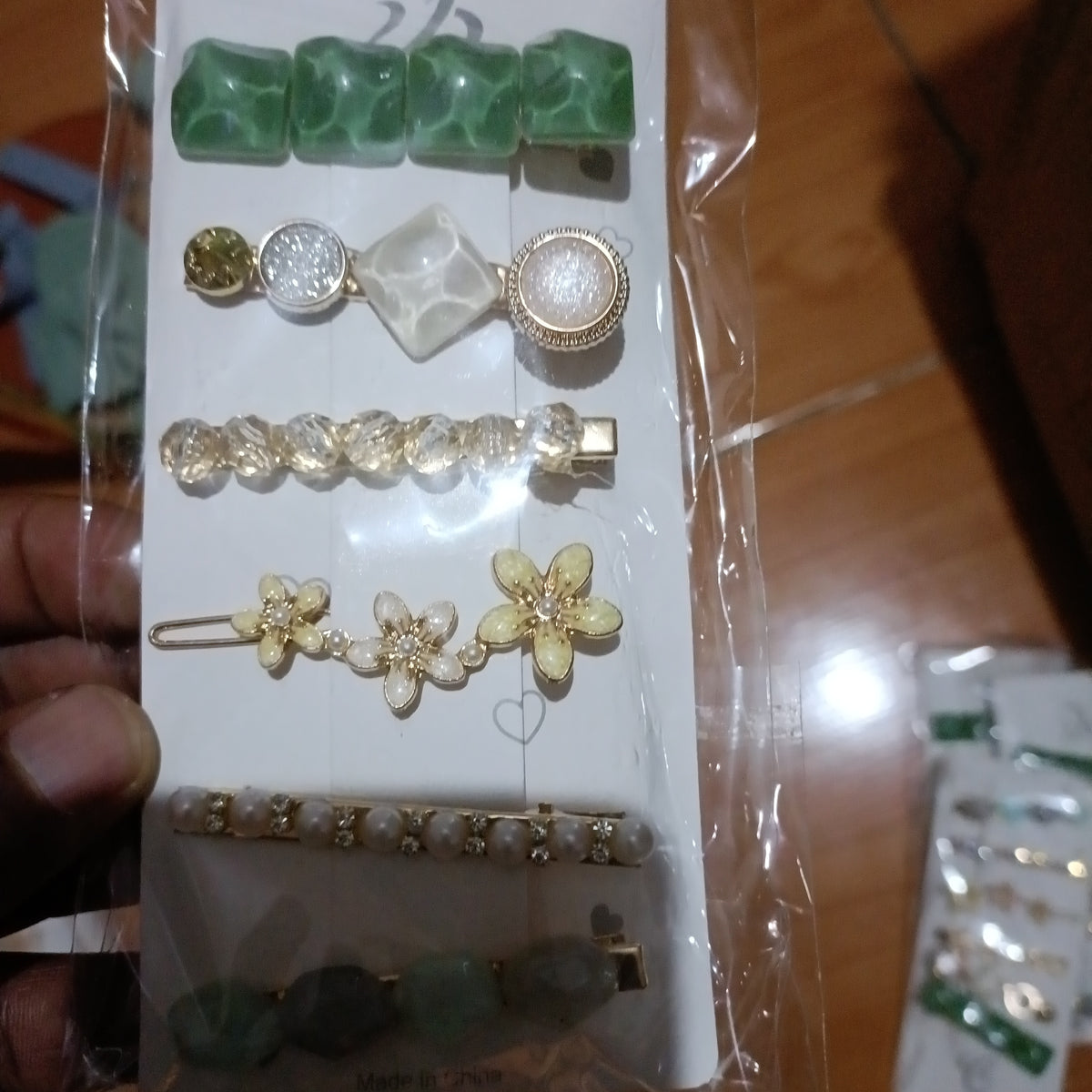 Hair clip, resin pearls , beads flower hair clip design